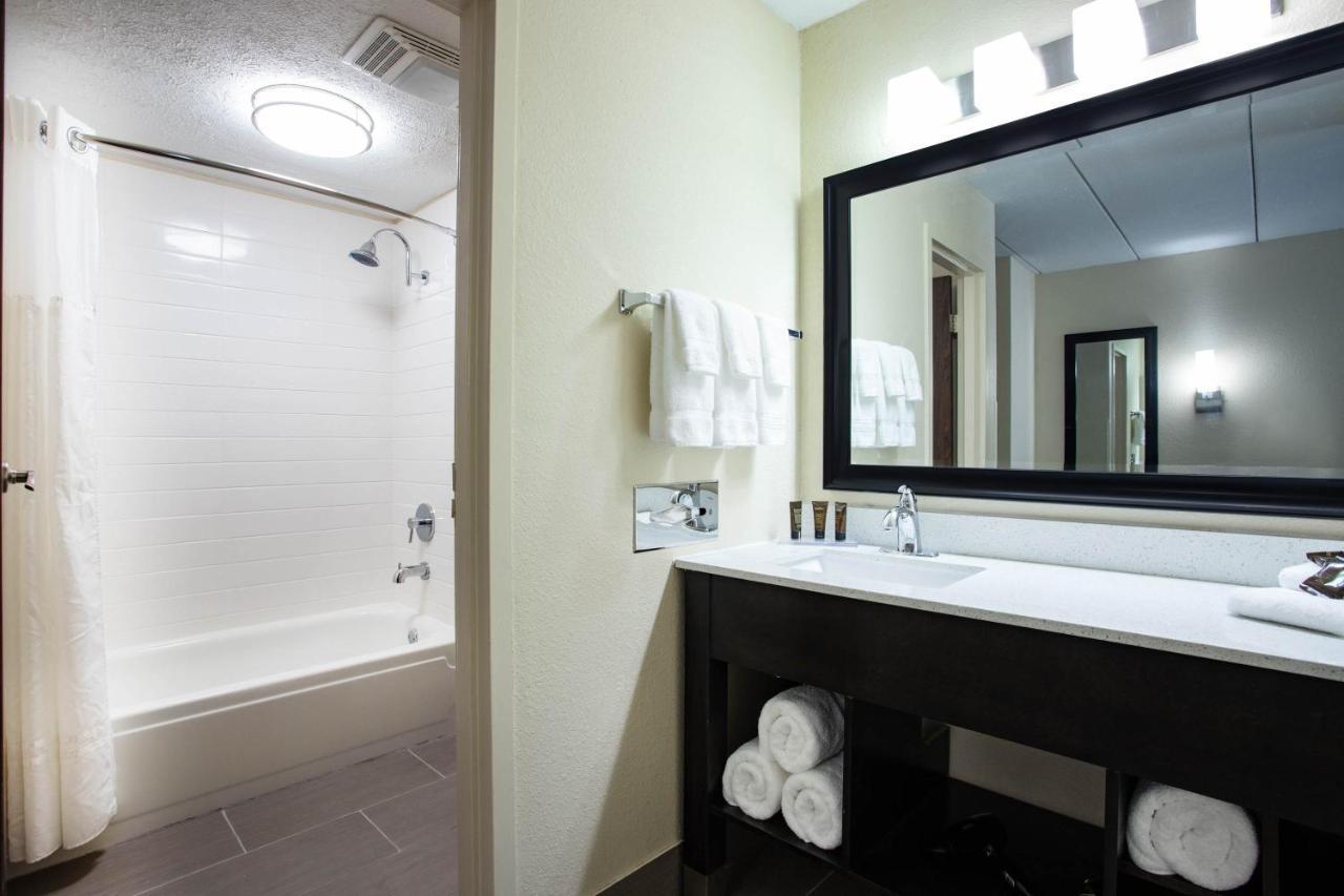 Hotel Wingate By Wyndham Bloomington Exteriér fotografie
