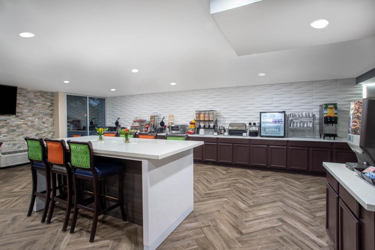 Hotel Wingate By Wyndham Bloomington Exteriér fotografie
